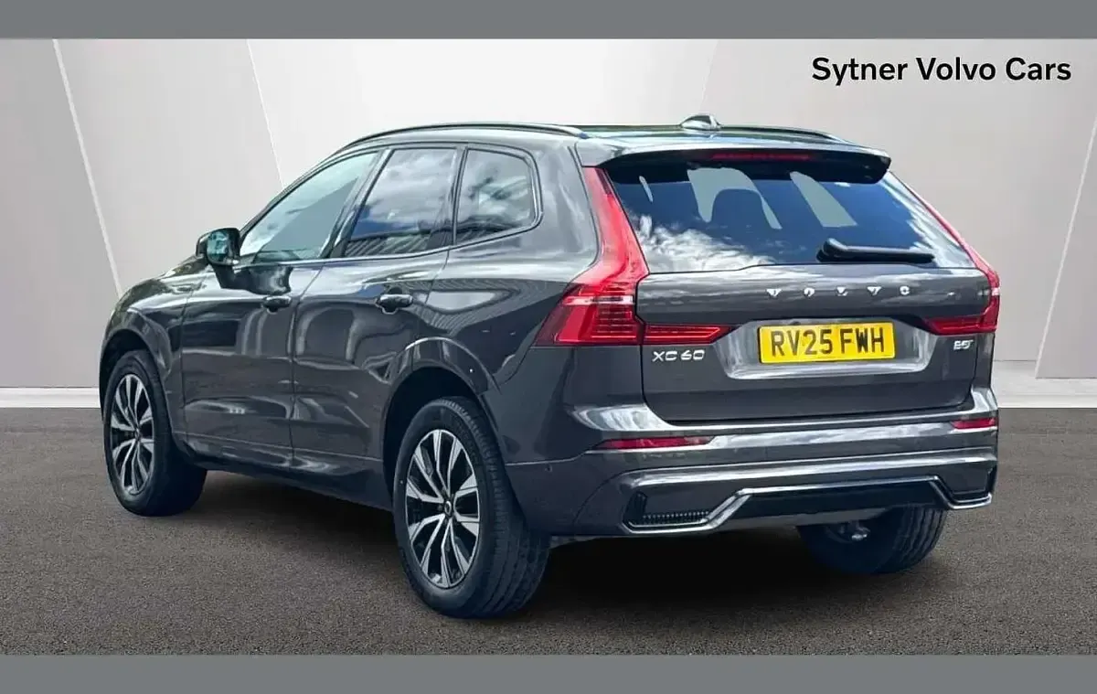 Used Volvo XC60 Plus 247 HP (181 kW) 2025 Grey SUV