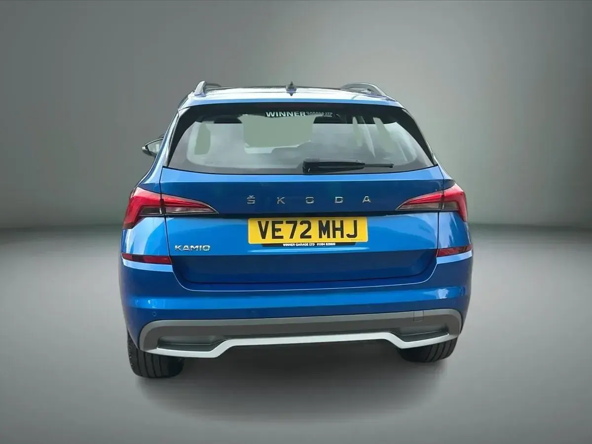 Used Skoda Kamiq SE 108 HP (79 kW) 2023 Race blue metallic SUV