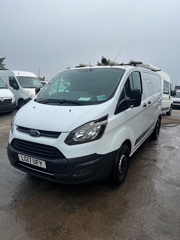 Used Ford Transit Custom 105 HP (77 kW) 2017 White Van