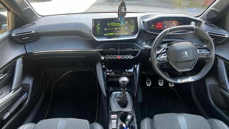 Used Peugeot 208 GT 99 HP (72 kW) 2023 Yellow Hatchback