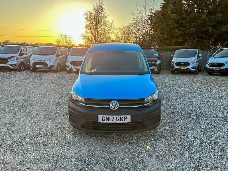 Used VW Caddy Maxi Startline 102 HP (75 kW) 2017 Blue MPV