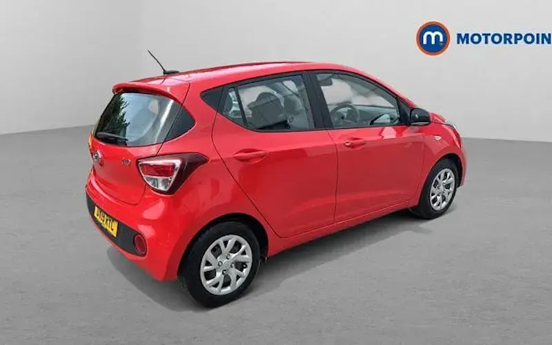 Usado Hyundai i10 SE 88 CV (64 kW) 2019 Rojo Utilitario