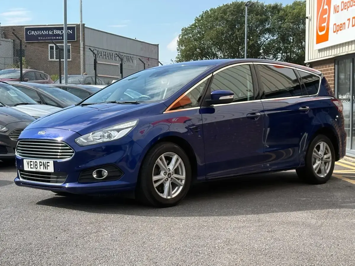 Used Ford S-MAX Titanium 180 HP (132 kW) 2018 Blue MPV