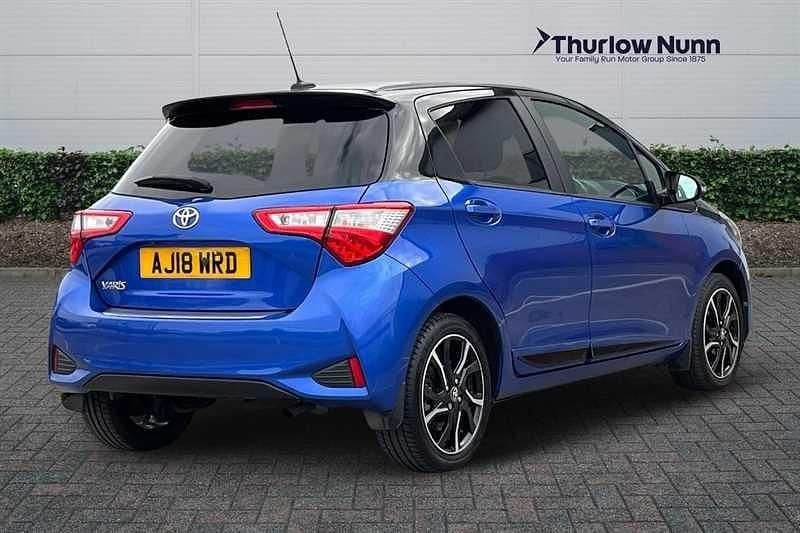 Used Toyota Yaris 111 HP (81 kW) 2018 Blue/black Hatchback