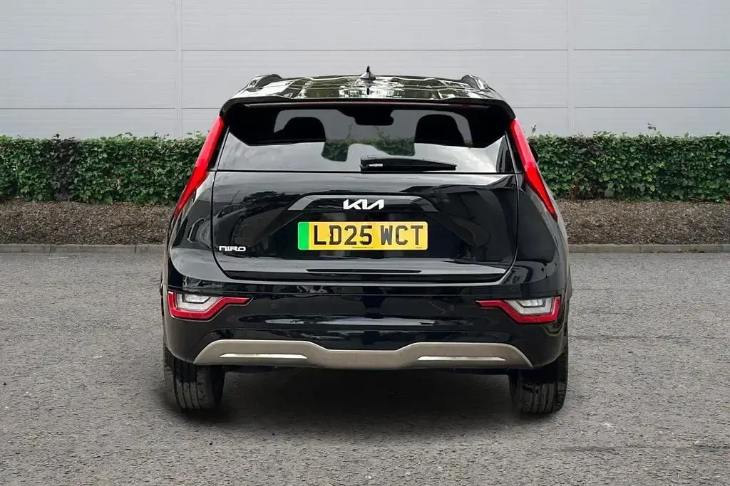 Used Kia Niro 150 kW (204 HP) 2025 Black SUV