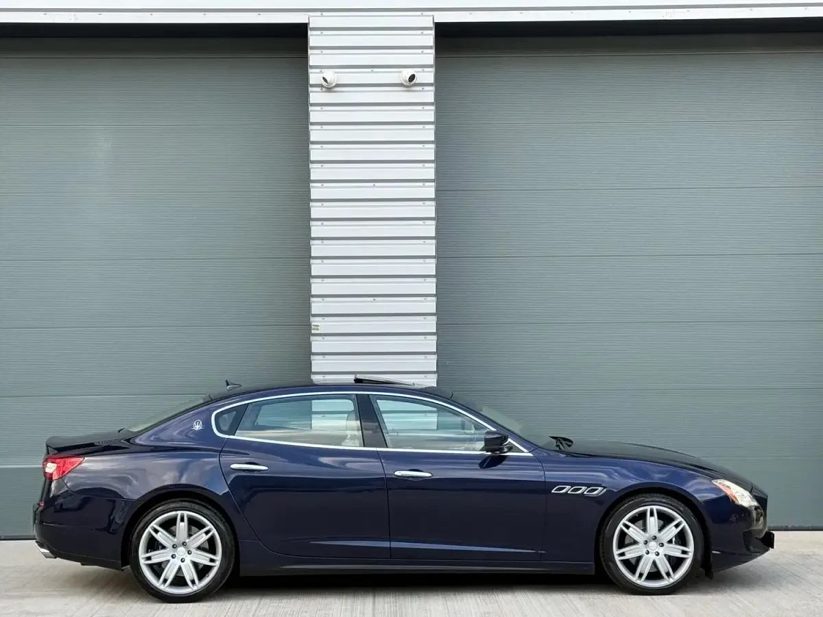 Used Maserati Quattroporte 404 HP (297 kW) 2013 Blue Sedan