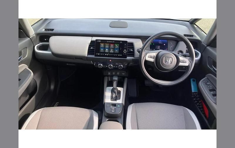 Used Honda Jazz Hybrid 109 HP (80 kW) 2021 White Hatchback