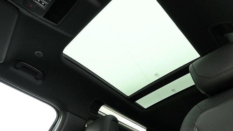 Image 2/4