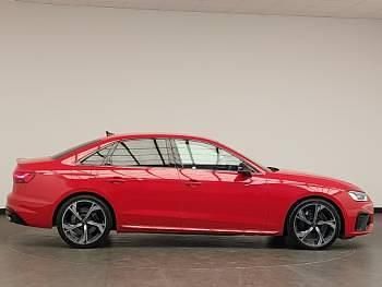 Begagnad Audi A4 Black Edition 341 HK (250 kW) 2023 Röd Sedan