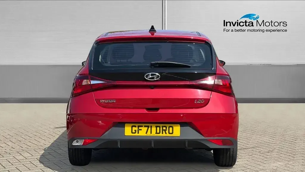 Used Hyundai i20 100 HP (73 kW) 2021 Red Hatchback