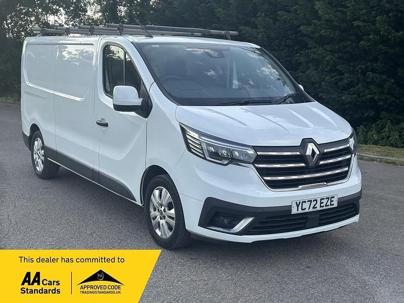 White Used 2022 Renault Trafic Van | £15,000 (Expensive) - Image 1/3