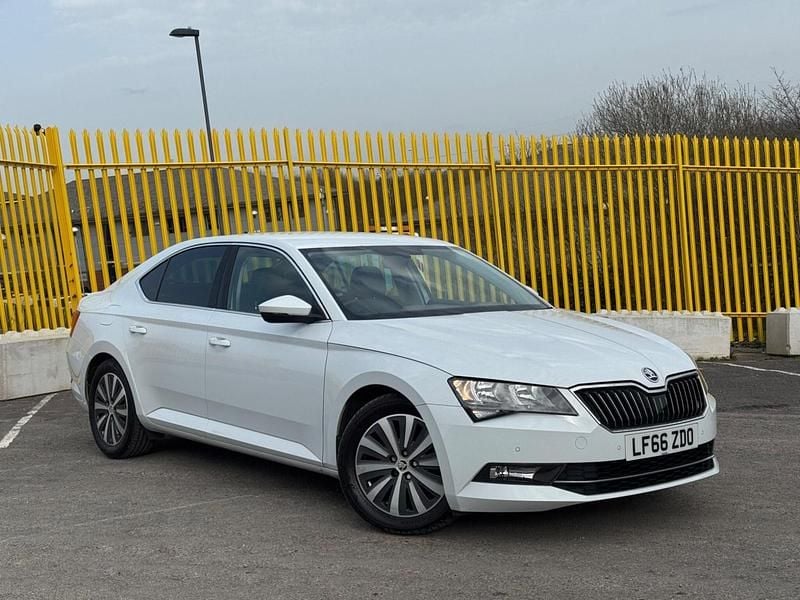 Used Skoda Superb GreenLine 120 HP (88 kW) 2016 White Hatchback