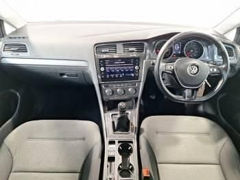 Used VW Golf VII SE 125 HP (91 kW) 2017 White Hatchback