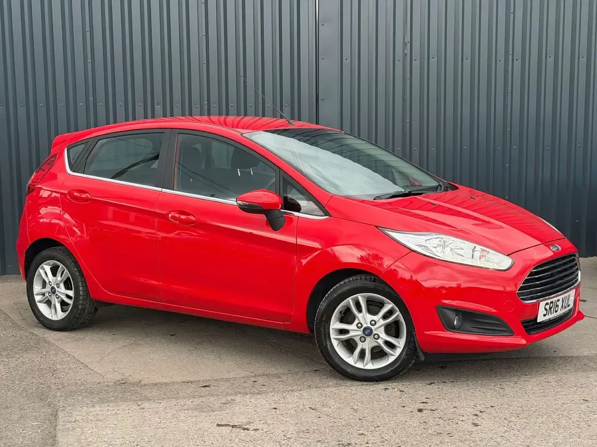 Used Ford Fiesta Zetec 95 HP (69 kW) 2016 Hatchback