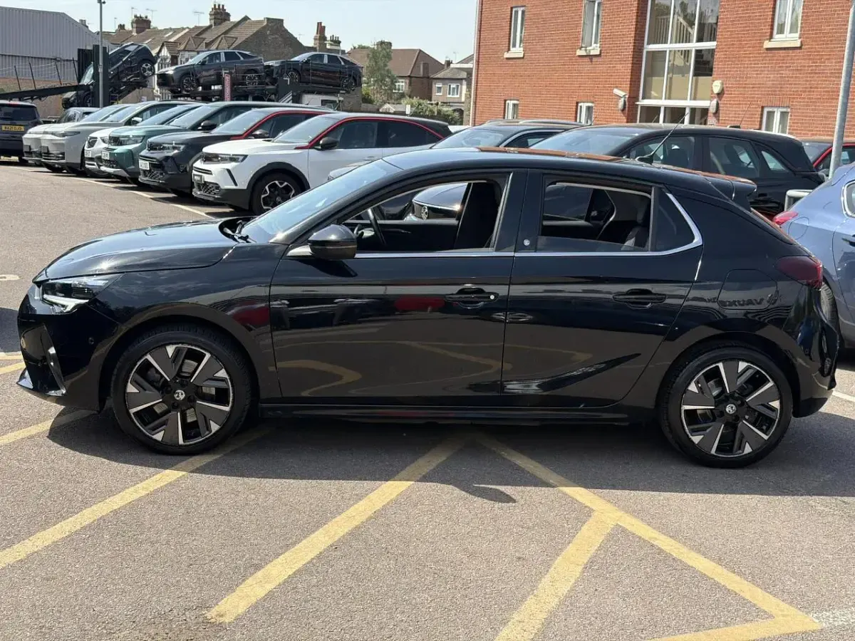 Used Vauxhall Corsa-e Elite 98 kW (134 HP) 2022 Black Hatchback