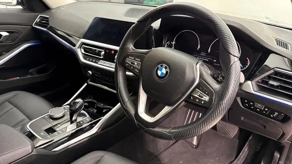 Used BMW 318 Comfort Edition 2020 Black Sedan