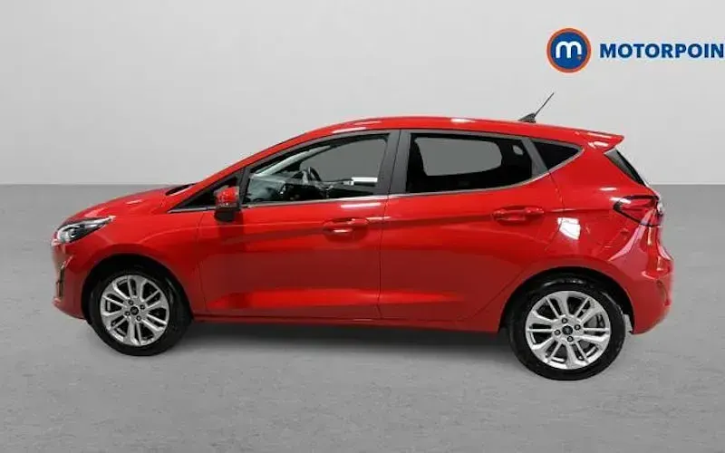 Usado Ford Fiesta Titanium 125 CV (91 kW) 2021 Rojo Utilitario