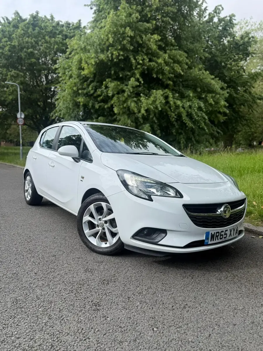 Used Vauxhall Corsa 90 HP (66 kW) 2015 White Hatchback