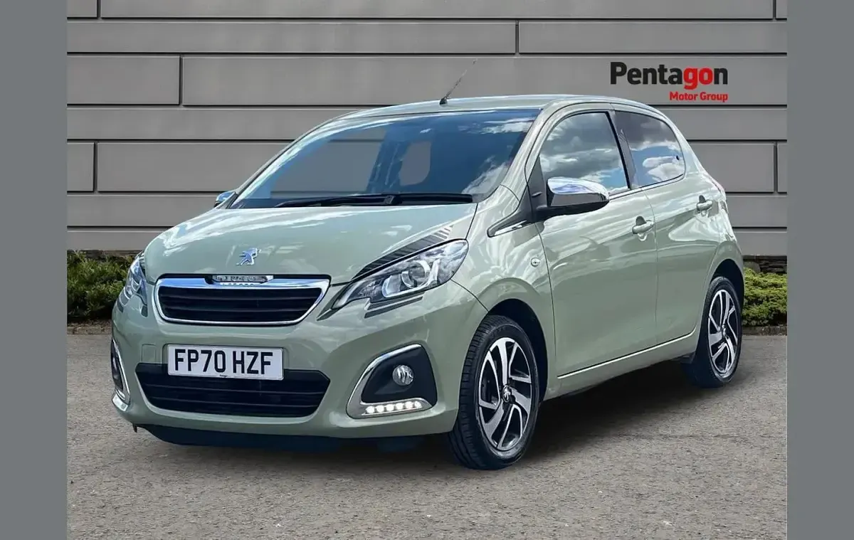 Used Peugeot 108 Collection 71 HP (52 kW) 2021 Green Hatchback