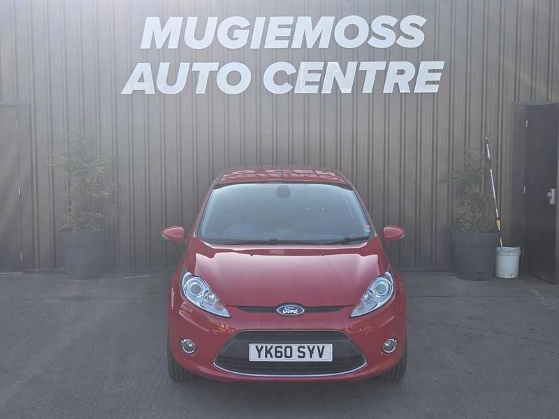Usado Ford Fiesta Titanium 96 HP (70 kW) 2010 Vermelho Citadino