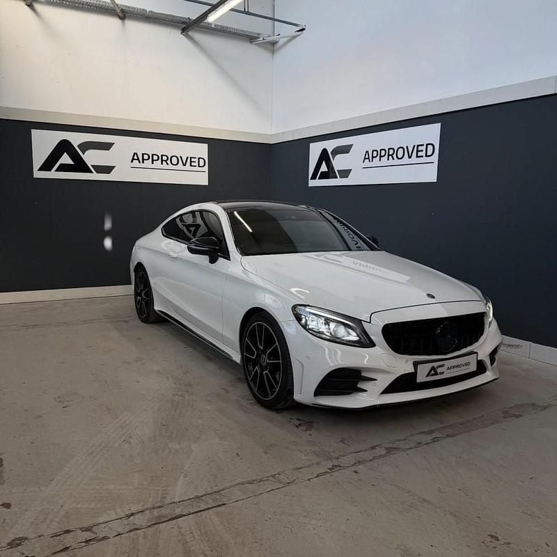 Używany Mercedes C220 AMG line 2019 Biały Coupe