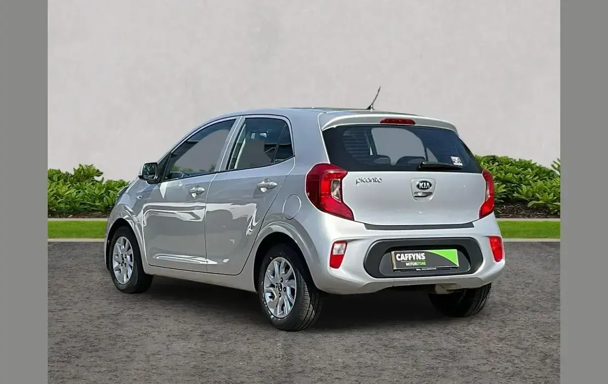 Used Kia Picanto 83 HP (61 kW) 2019 Silver Hatchback