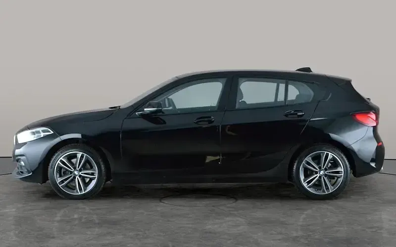 Used BMW 118 Sport Line 136 HP (100 kW) 2023 Black Hatchback