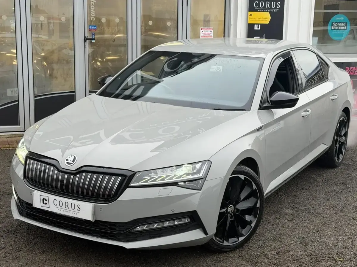 Gebraucht Skoda Superb SportlinePlus 2020 Grau Kleinwagen