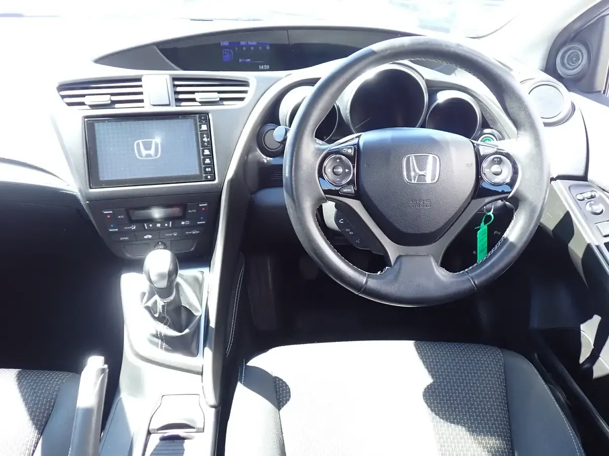 Used Honda Civic SE Plus 142 HP (104 kW) 2016 Silver Hatchback