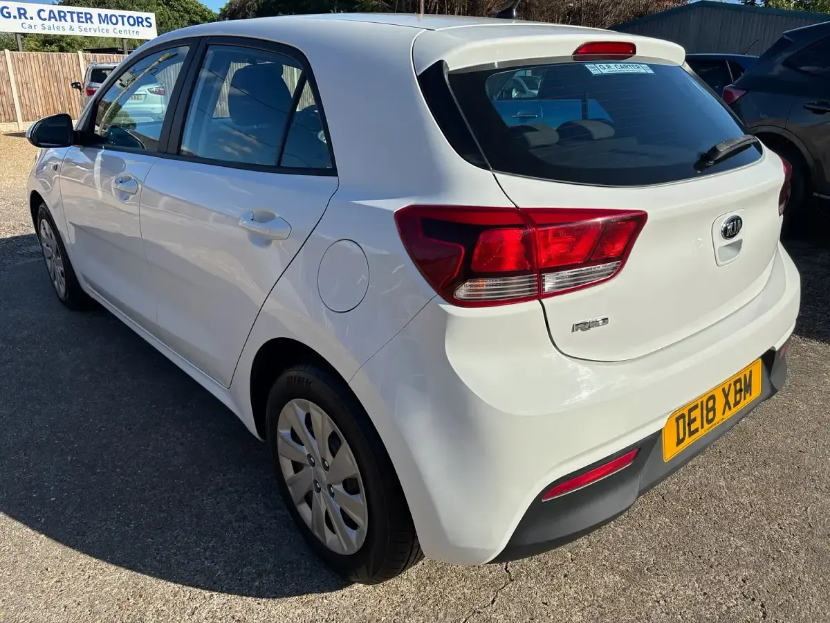 Used Kia Rio 83 HP (61 kW) 2018 White Hatchback