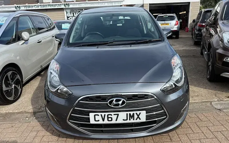 Used Hyundai ix20 SE 90 HP (66 kW) 2017 Grey Hatchback