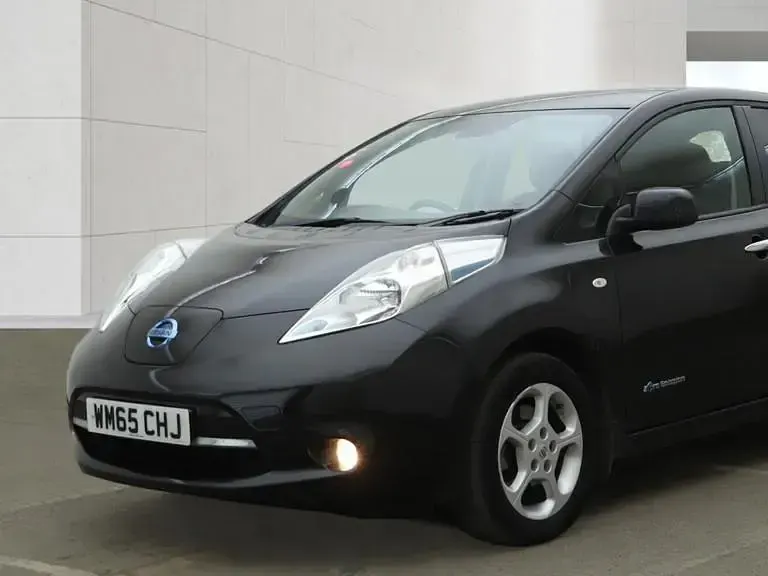 Used Nissan Leaf Acenta 80 kW (109 HP) 2015 Black Hatchback