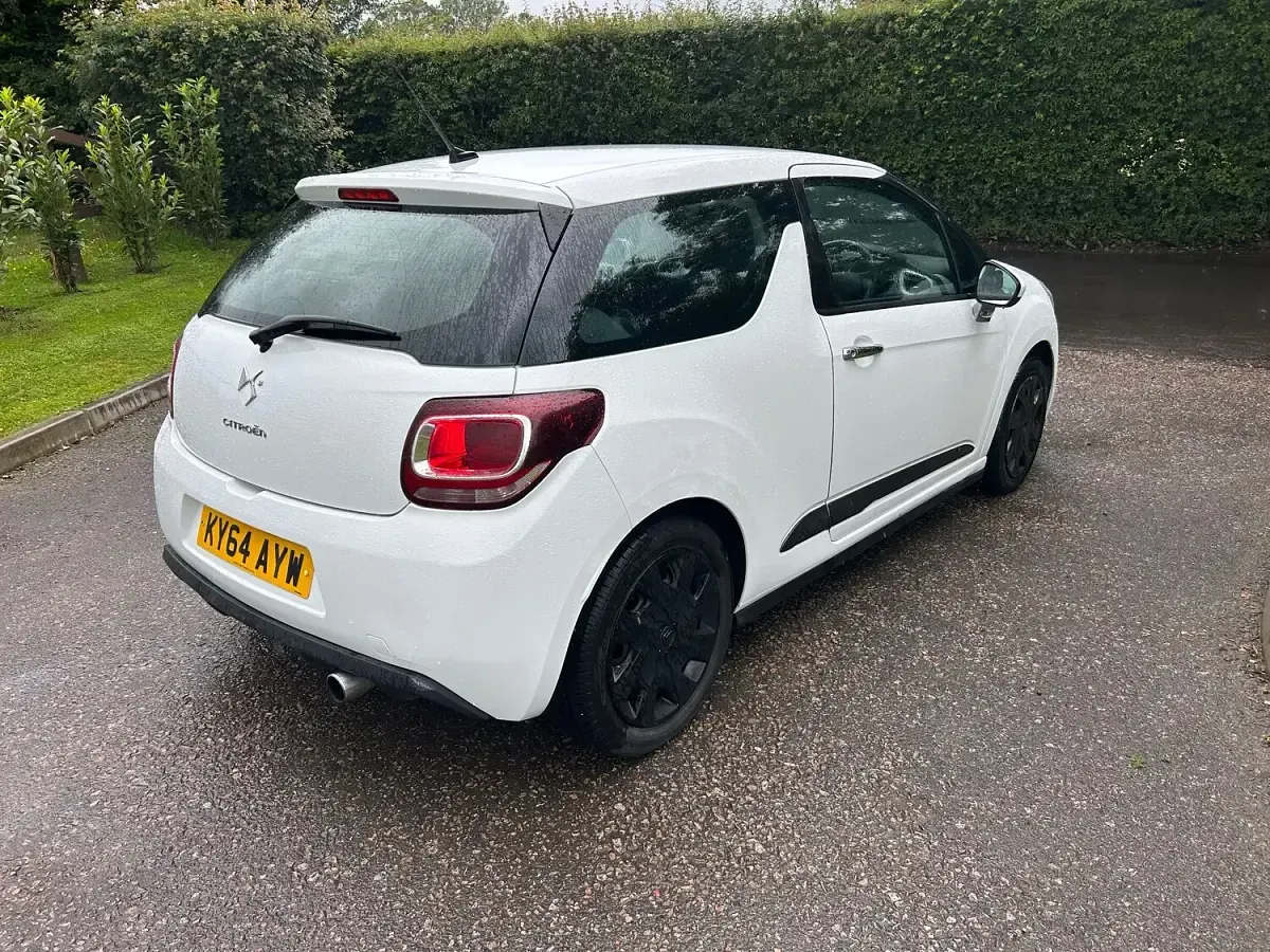 Used Citroën DS3 2014 White Hatchback