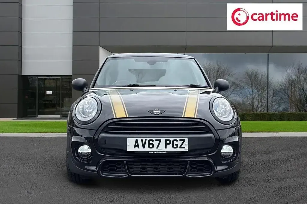Begagnad Mini ONE Hatch 102 HK (75 kW) 2017 Svart Halvkombi