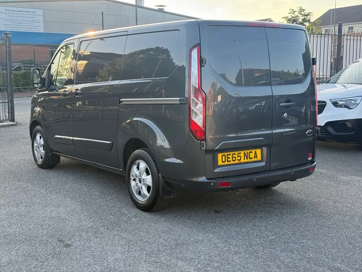 Used Ford Transit Custom Limited 155 HP (114 kW) 2015 Grey Van