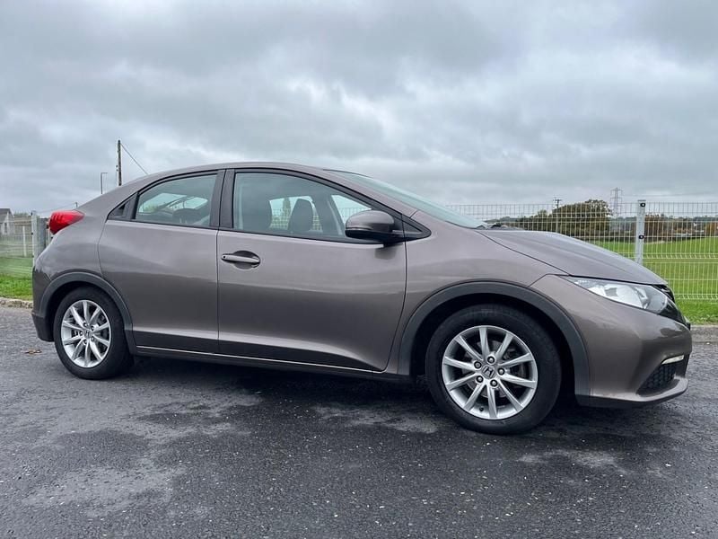 Brown Used 2012 Honda Civic SE Hatchback | £3,795 (Fair price) - Image 1/4