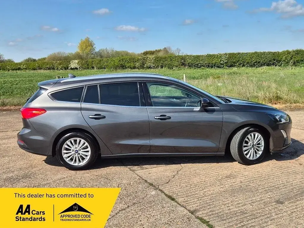 Używany Ford Focus Titanium 125 KM (91 kW) 2019 Szary Kombi