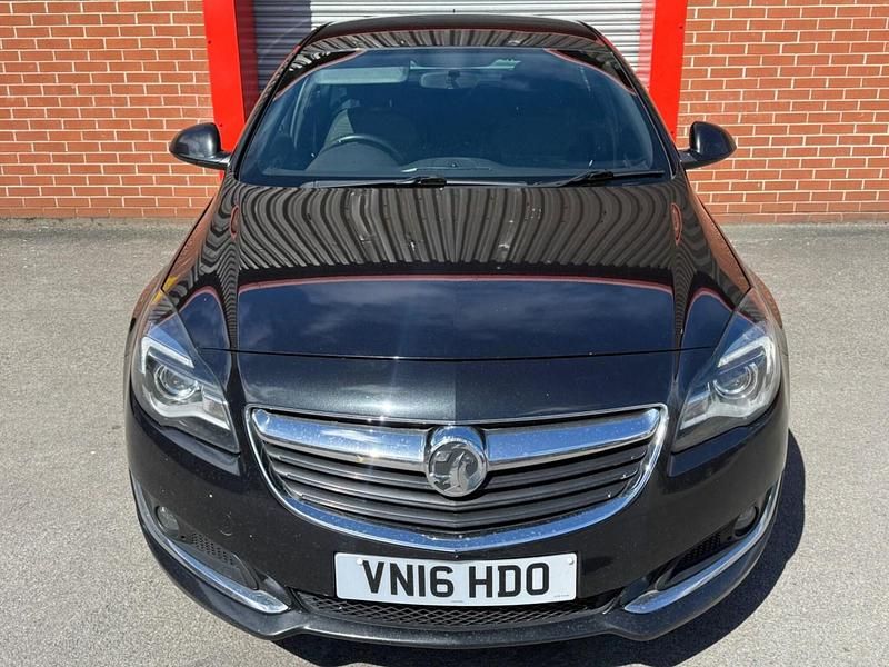 Second-hand Vauxhall Insignia SRi 170 CP (125 kW) 2016 Negru Hatchback