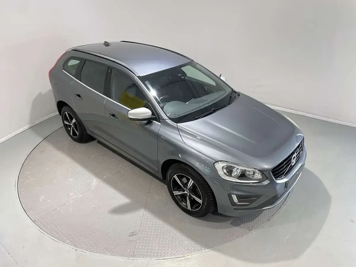 Used Volvo XC60 R-Design 190 HP (139 kW) 2016 Grey SUV