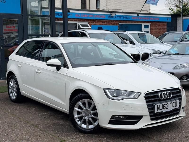 Used Audi A3 Sportback 105 HP (77 kW) 2013 White Hatchback