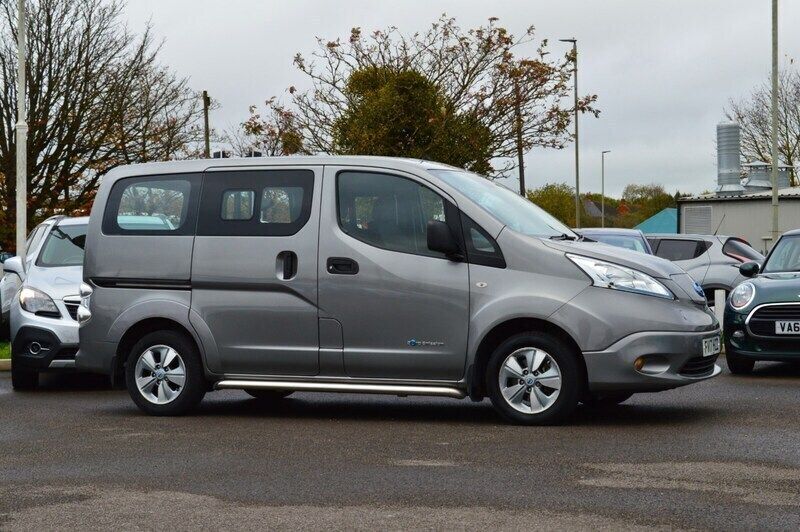 Twilight grey Used 2017 Nissan e-NV200 Tekna Van | £11,775 (Expensive) - Image 1/4