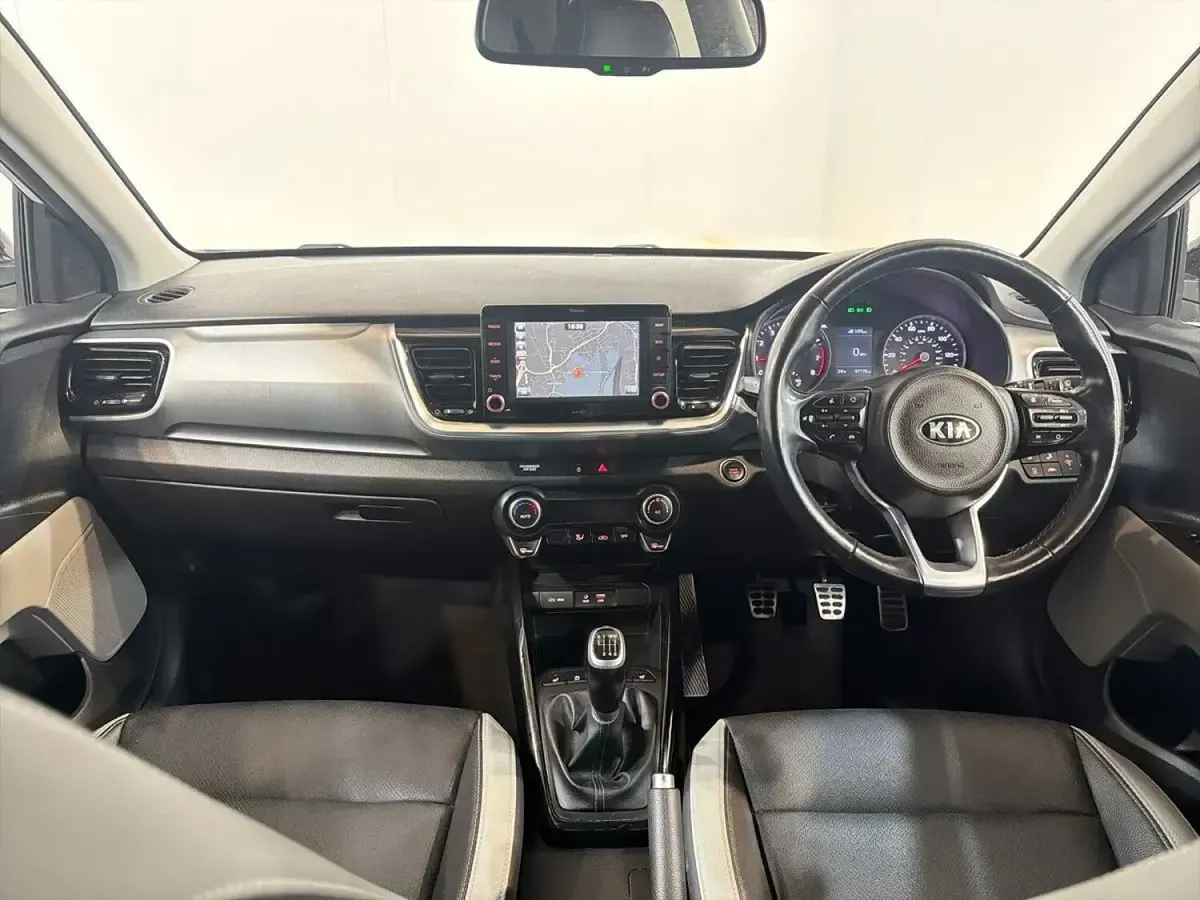 Used Kia Stonic 2019 White SUV