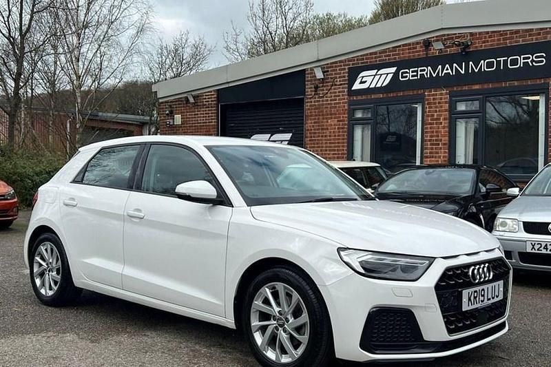 Used Audi A1 Sportback Sport 116 HP (85 kW) 2019 White Hatchback