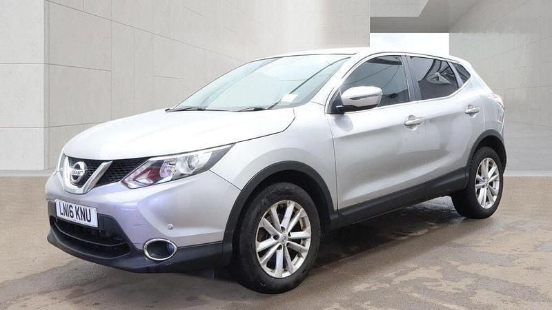 Used Nissan Qashqai Acenta 115 HP (84 kW) 2016 Silver SUV