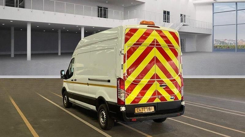Used Ford Transit S 130 HP (95 kW) 2022 White Van