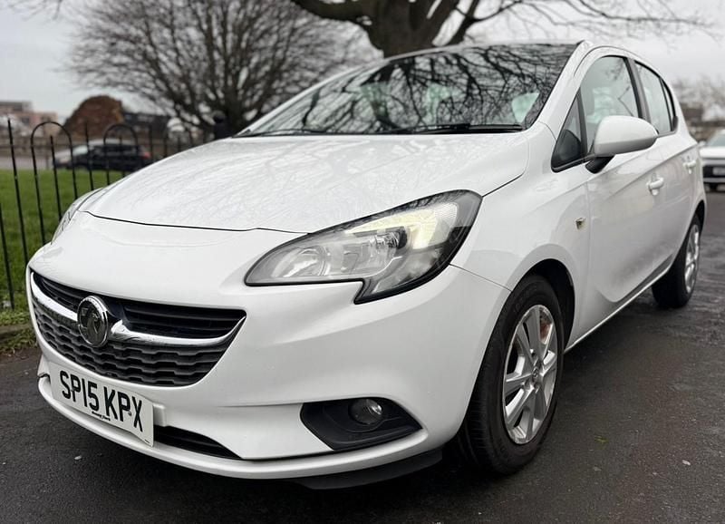 Used Vauxhall Corsa Design Edition 2015 White Hatchback