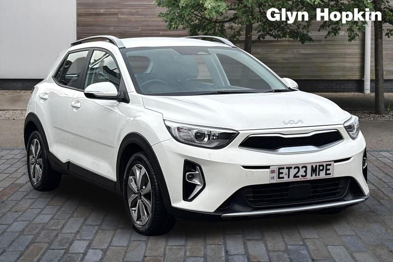 White Used 2023 Kia Stonic SUV | £14,196 (Fair price) - Image 1/4
