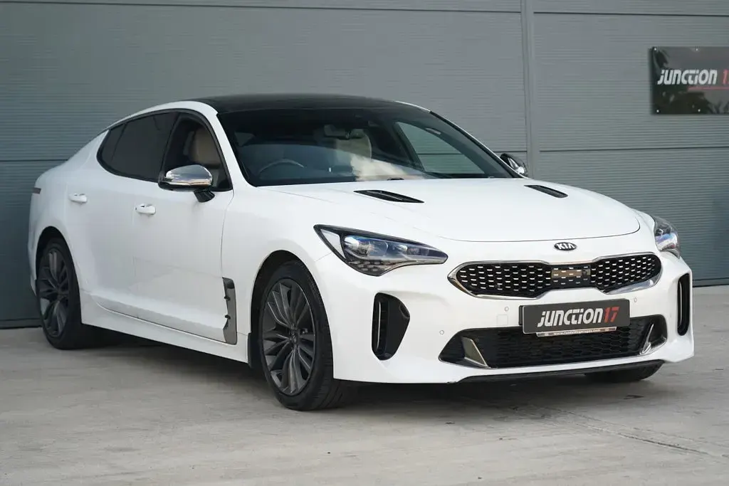Used Kia Stinger GT-Line S 200 HP (147 kW) 2019 White Hatchback