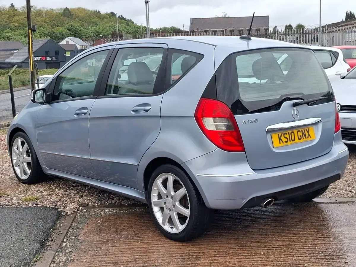Used Mercedes A180 Avantgarde 2010 Blue Hatchback