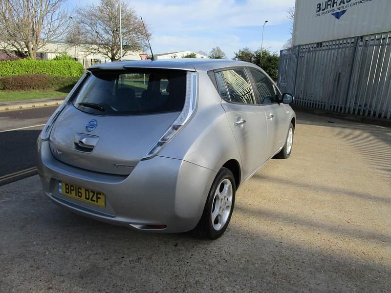Used Nissan Leaf Acenta 80 kW (109 HP) 2016 Silver Hatchback